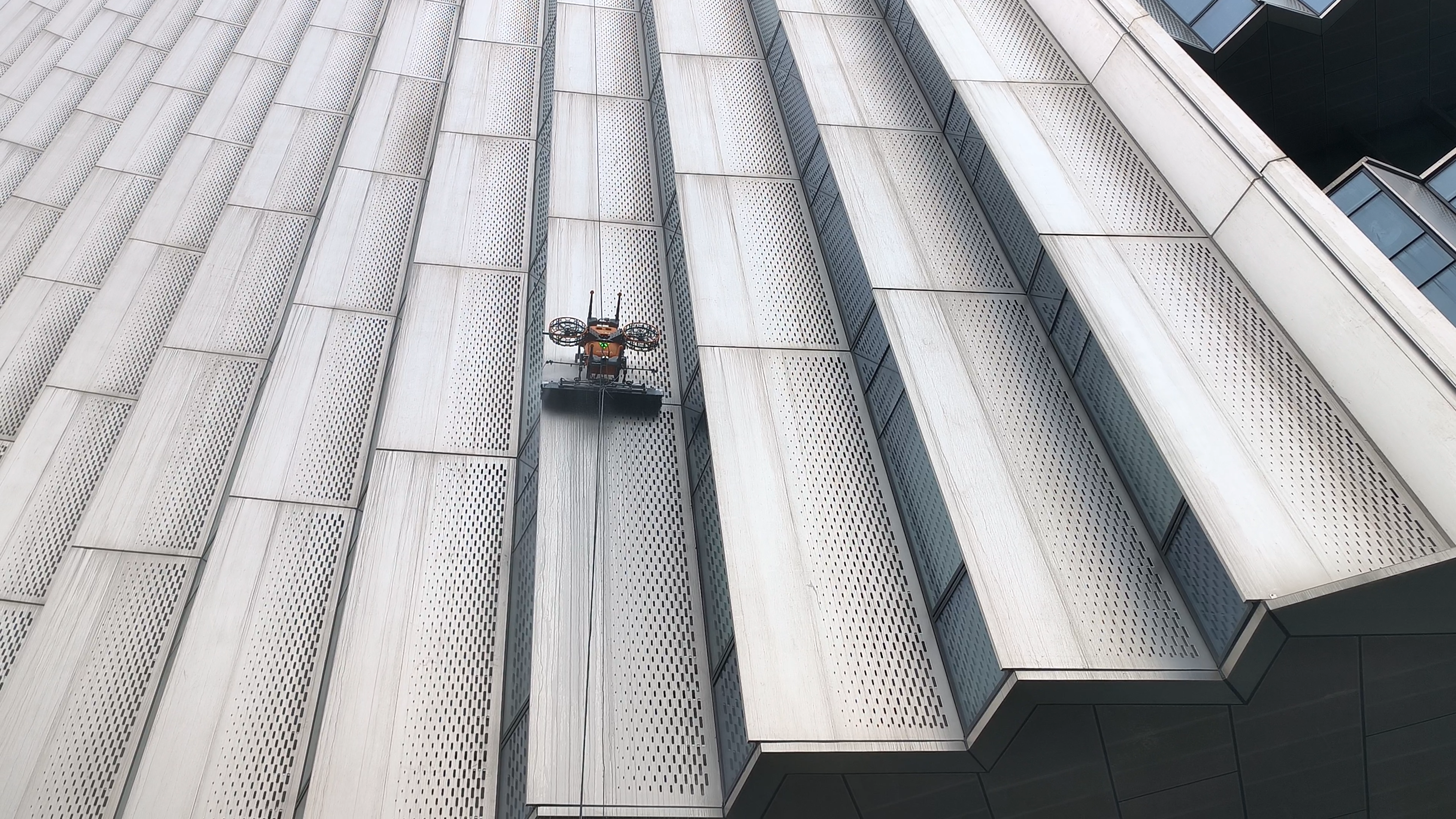 Guangzhou Metro Design Institute Building High-rise worksite scenario